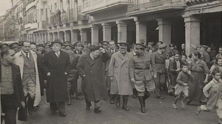 De Izquierda a derecha: Negrín, Azaña, Prieto, el General Vicente Rojo y Lister.